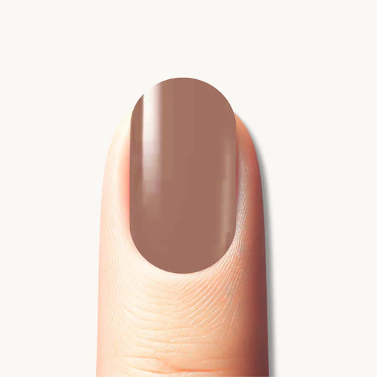 manucure taupe