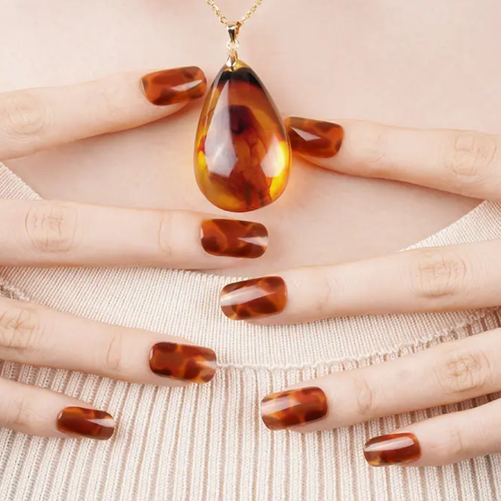 Bandes de gel UV du modèle AMBER à poser chez soi – Glaam Nails
