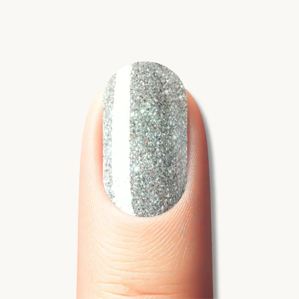 manucure argenté ongle