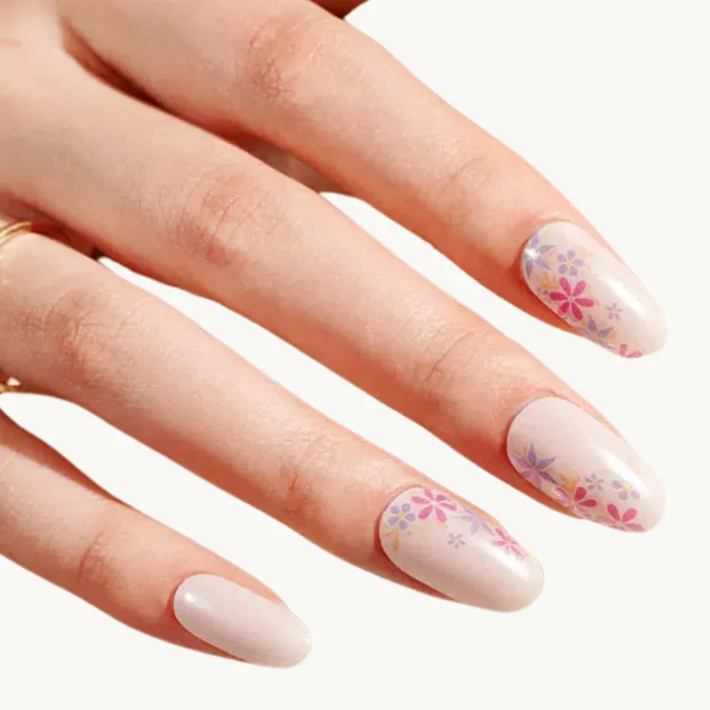 Bandes de gel UV du modèle LUCY à poser chez soi – Glaam Nails