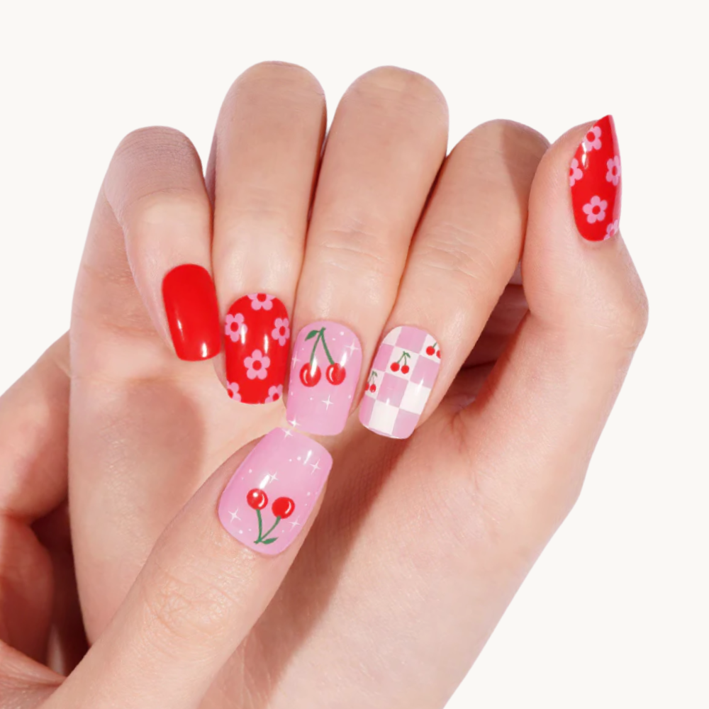 Bandes de gel UV du modèle EMMA à poser chez soi – Glaam Nails