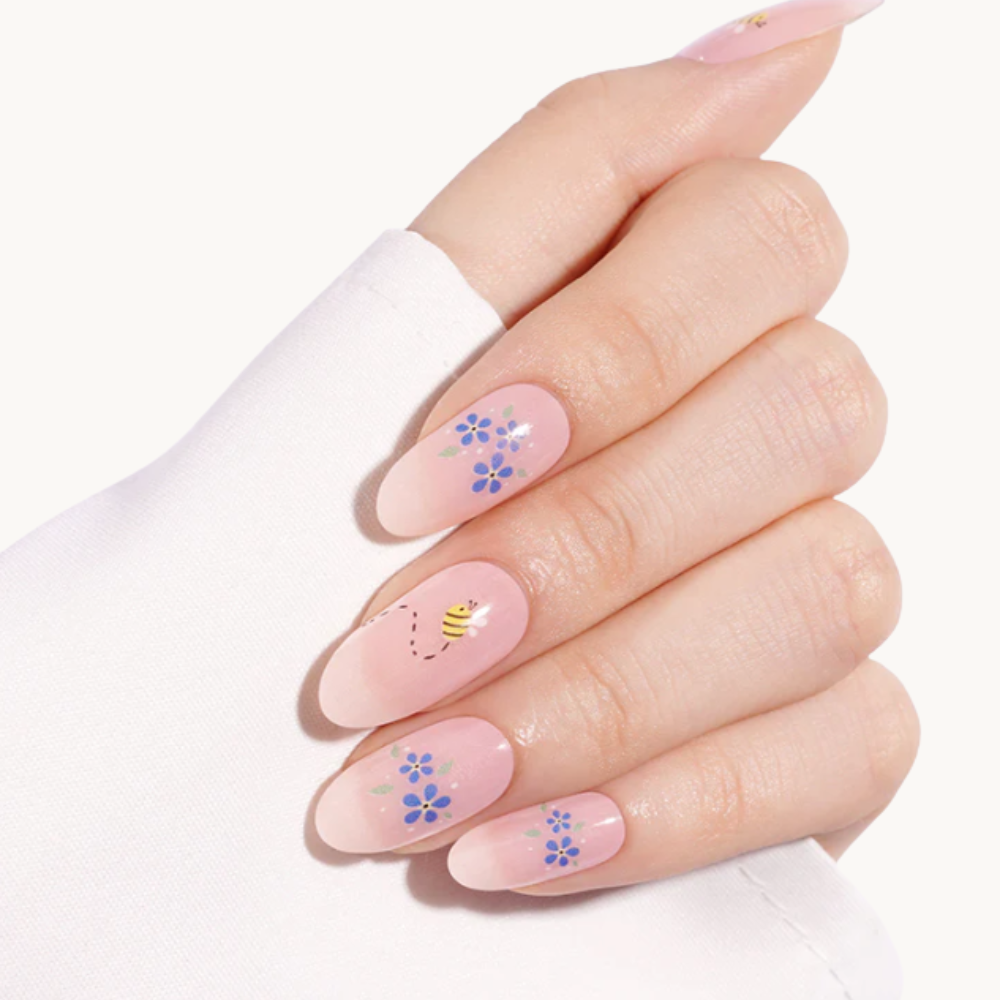 Bandes de gel UV du modèle ASTRID à poser chez soi – Glaam Nails
