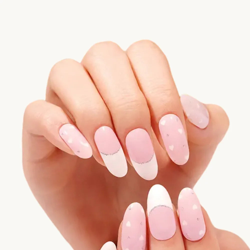 Bandes de gel UV du modèle BETTY à poser chez soi – Glaam Nails