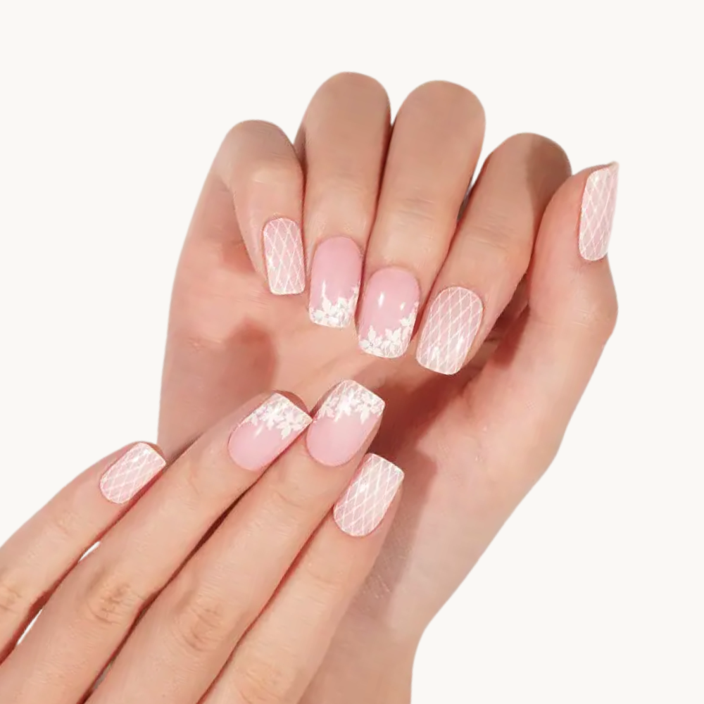 Bandes de gel UV du modèle INAYA à poser chez soi – Glaam Nails