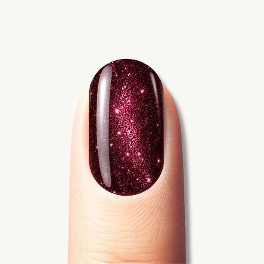 Ongles en gel rouge foncé pailleté