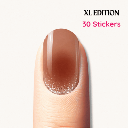 Ongle en gel KRISTEN caramel ombré avec accents pailletés : différents designs sur les doigts, puis la manucure complète