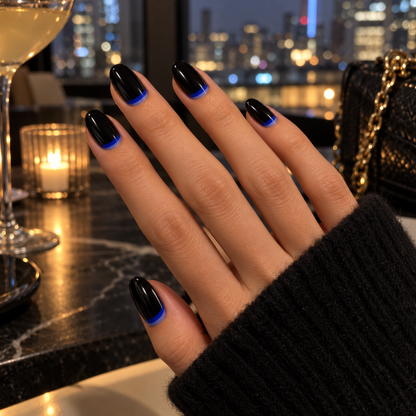 Ongles en gel noir et bleu